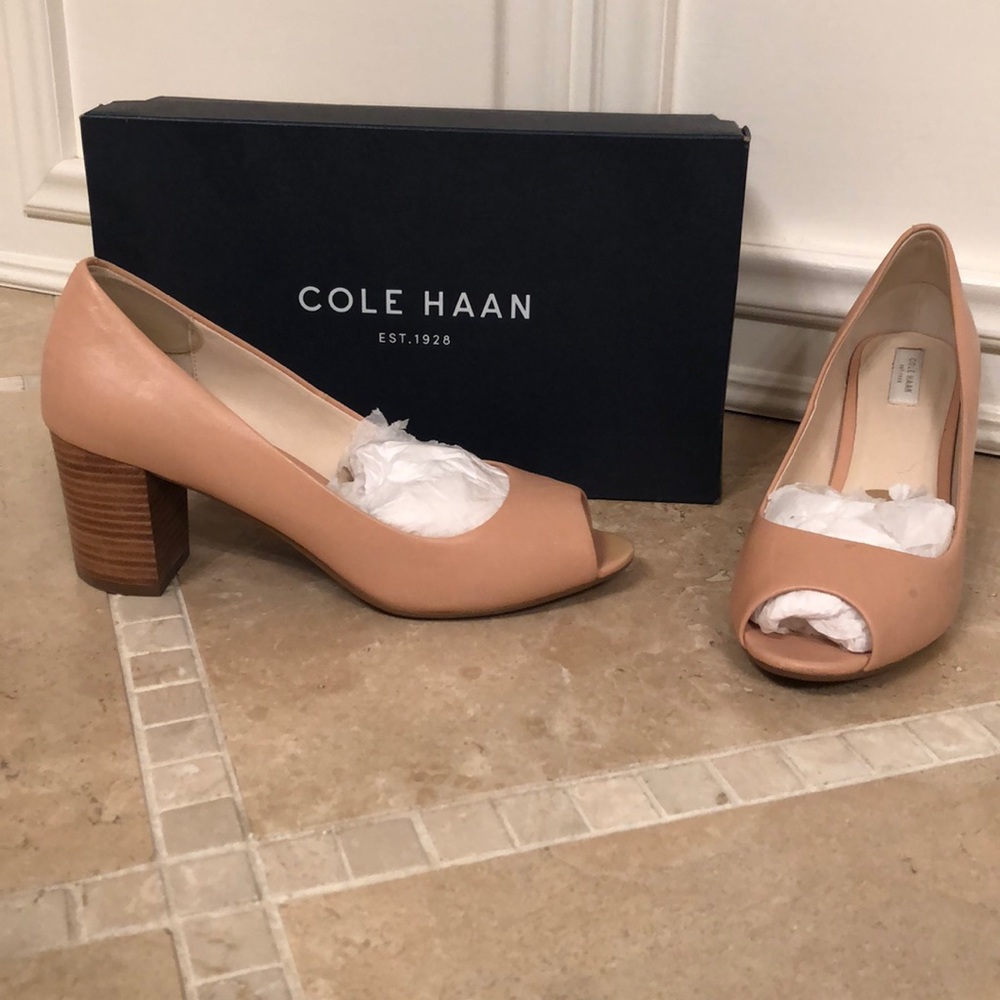 Cole Haan women’s sz 8 nude leather block heels